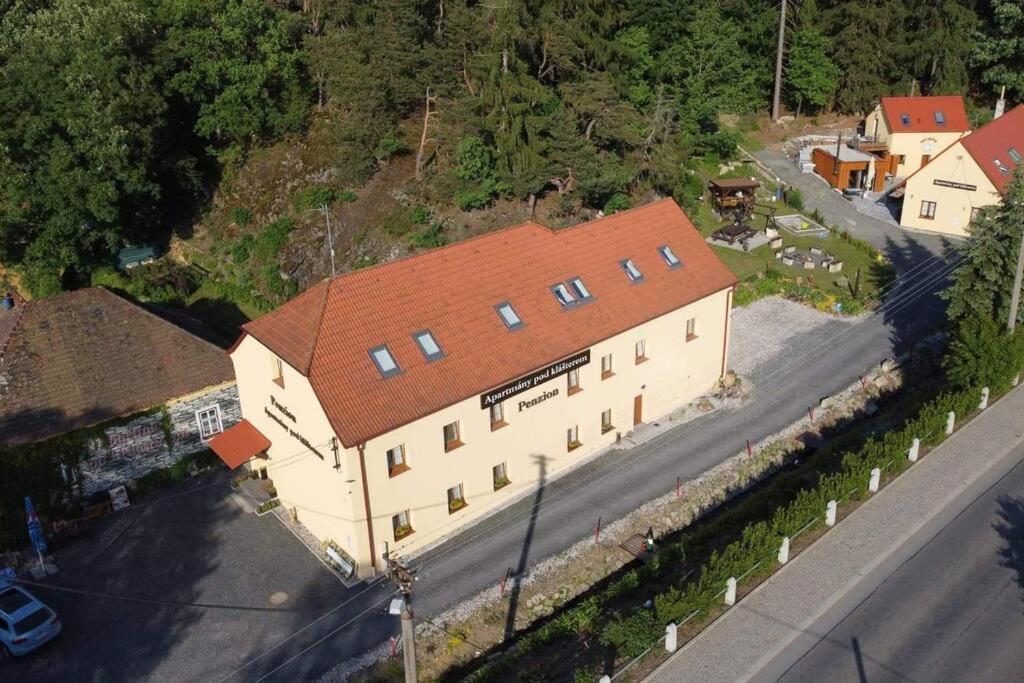 Apartmany Pod Klasterem Kladruby  Zewnętrze zdjęcie